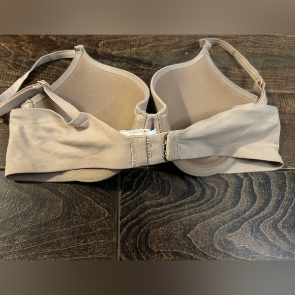 34B Calvin Klein Nude T-Shirt Bra EUC - Picture 8 of 8